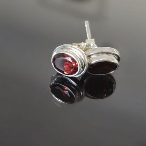 NICKY BUTLER 925 Sterling Silver Mozambique Garnet Stud Earrings Designer Signed